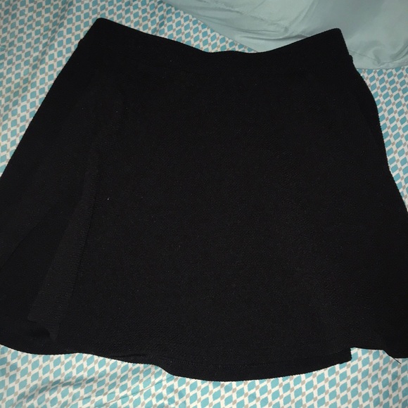 Black skater skirt - Picture 1 of 1